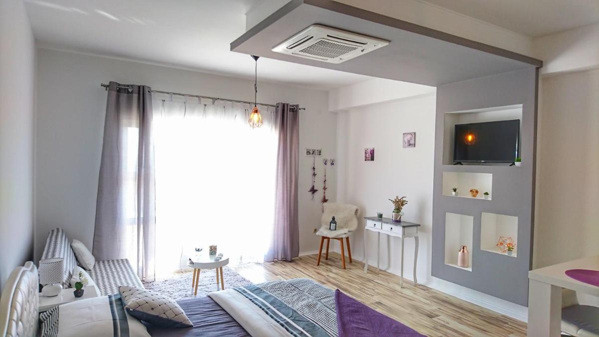 Studio Apartment "Brigita",free parking - Hizvo