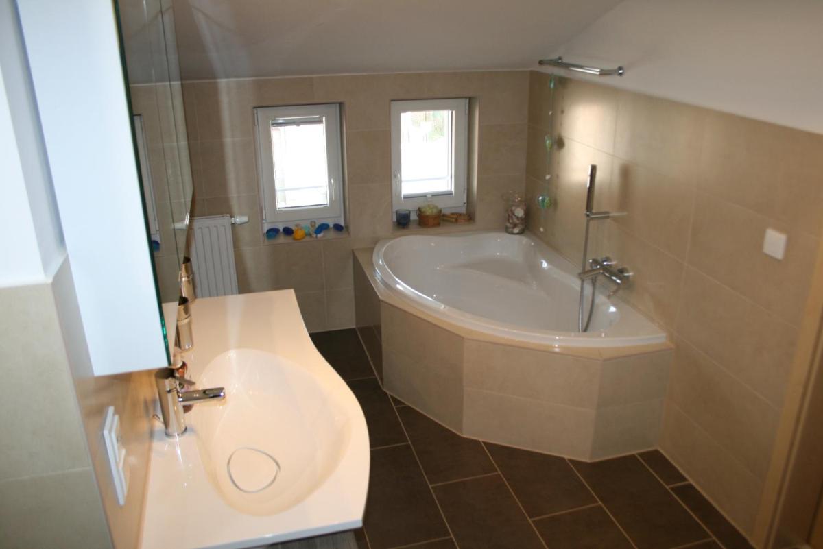 Koserow Ferienwohnung Fam. Jäger 400m zum Strand - Housity