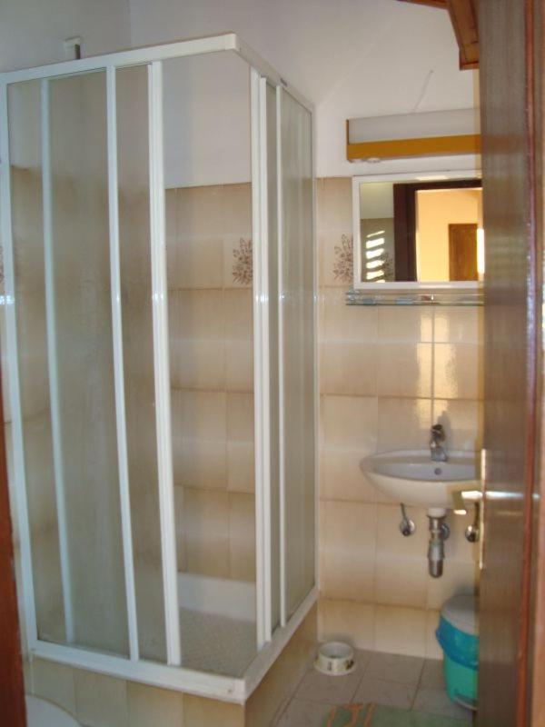 Guesthouse Familija Tariba - Housity