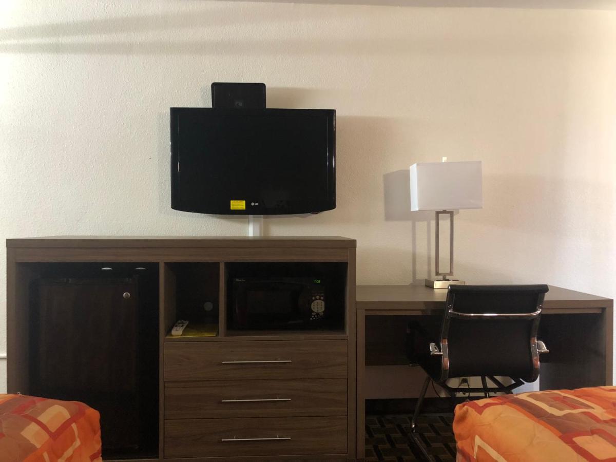 Mid Continent Inn - Housity