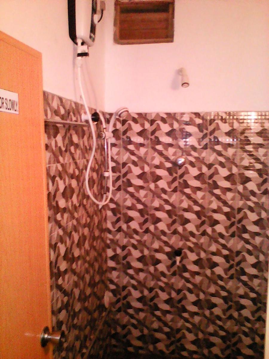 Lotus Inn Tourist Resort - Housity