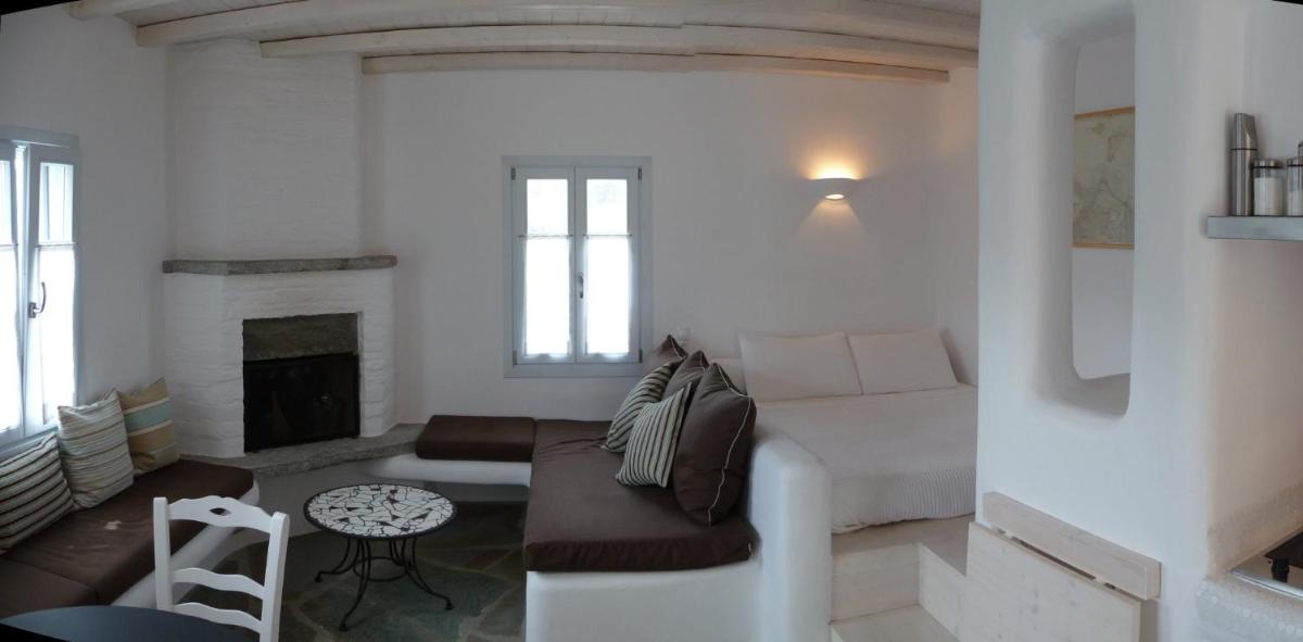 Red Tractor Farm - Housity