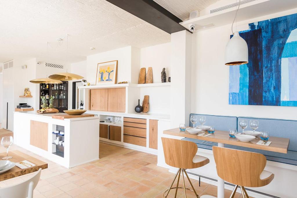 Una cocina o zona de cocina en Boutique Hotel Villa Gala by Fimedhotels