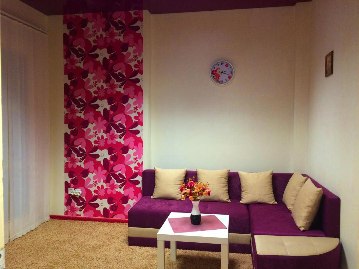 Varna Top Center 3-bedroom Apartment - Housity