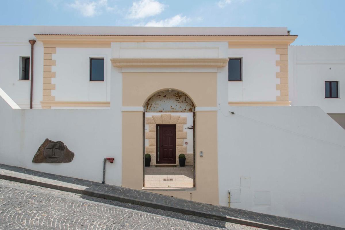 Villa Santadi - Housity