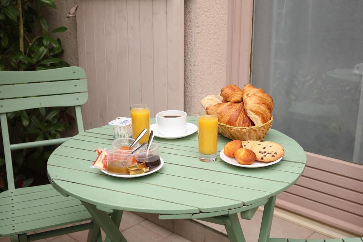 Nourriture dans l'hôtel ou à proximité