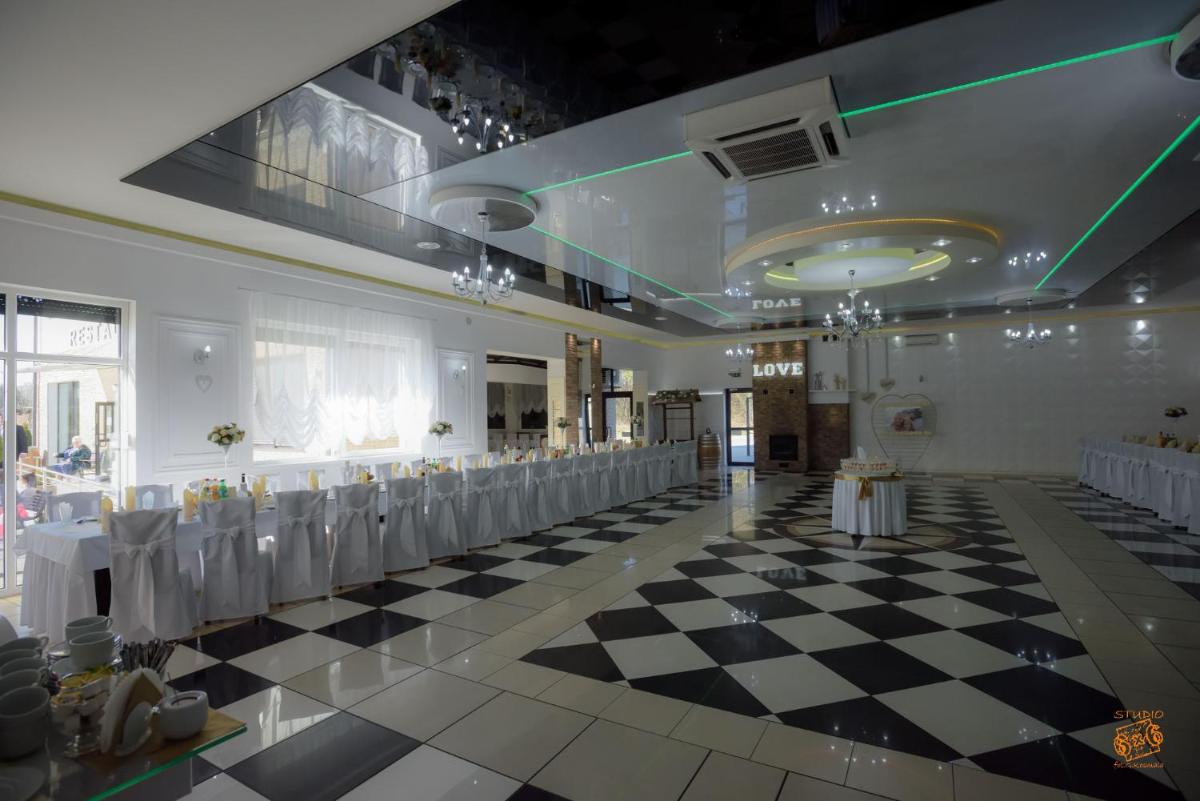 Hotel Zajazdu w Ostrzeszowie - Housity