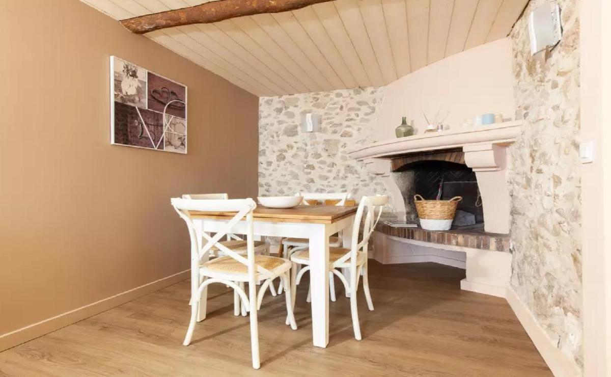 2 bedrooms 2 bathrooms apartment in Old Antibes - Hizvo