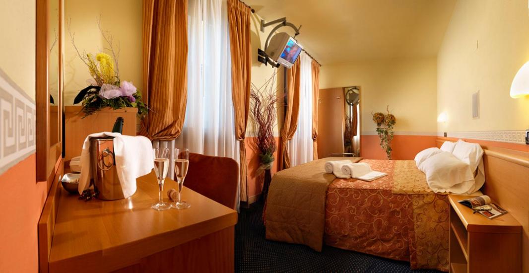 Hotel & Residence Roma - Housity