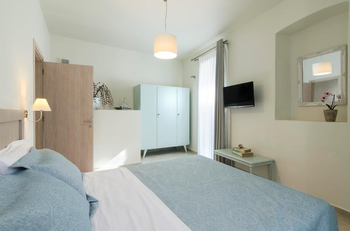 Leny's Seaside House - Housity