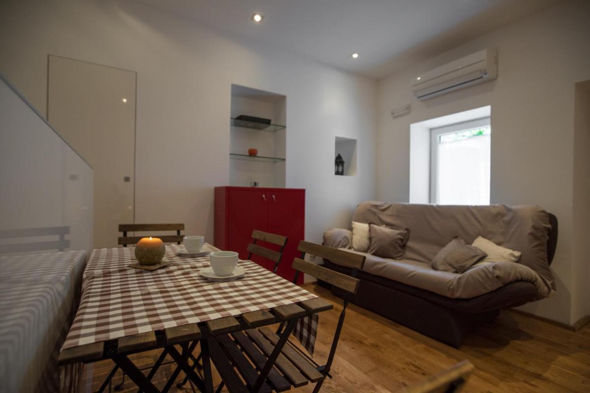 Seven Hills Duplex Eco-Cottage - Housity