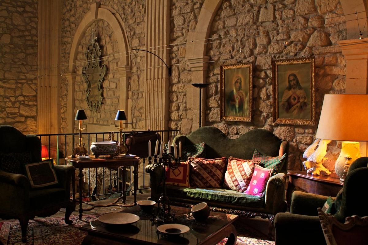 Coin salon dans l'établissement Mas de la Chapelle