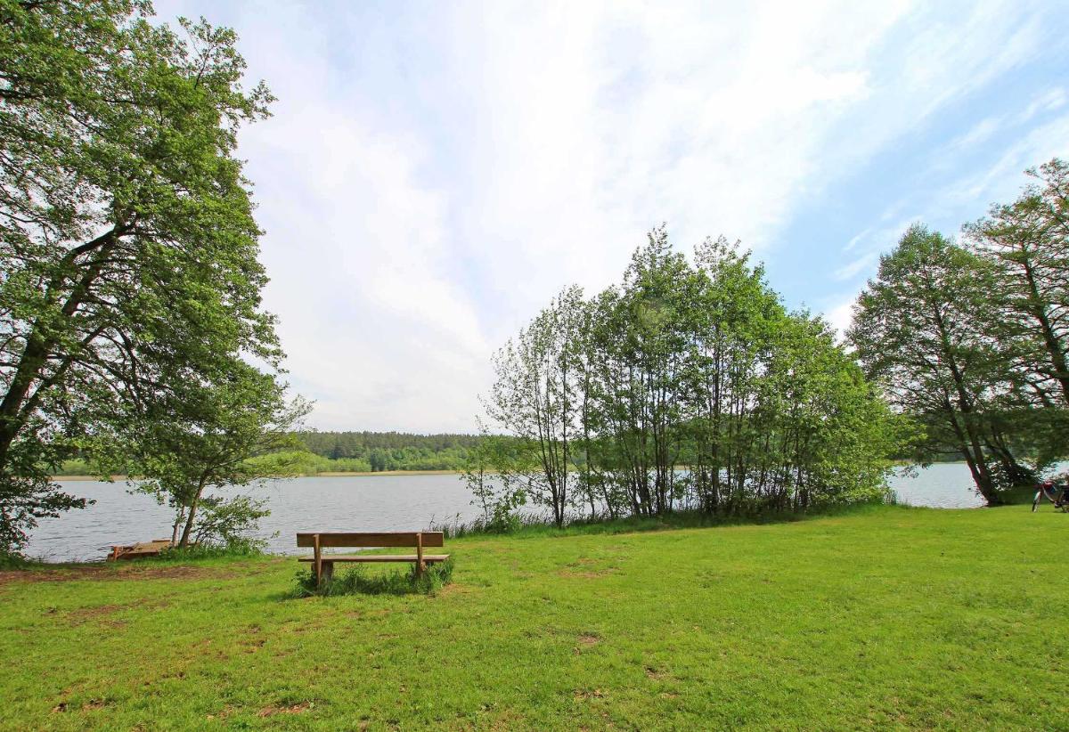 Ferienpension direkt am Zenssee Lychen UCK 1120 - Housity