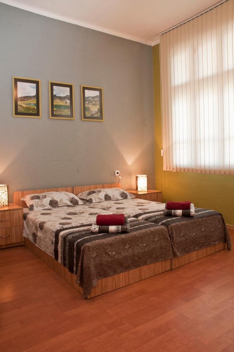 Hostel Mostel Hub Rooms and Apartments - Hizvo