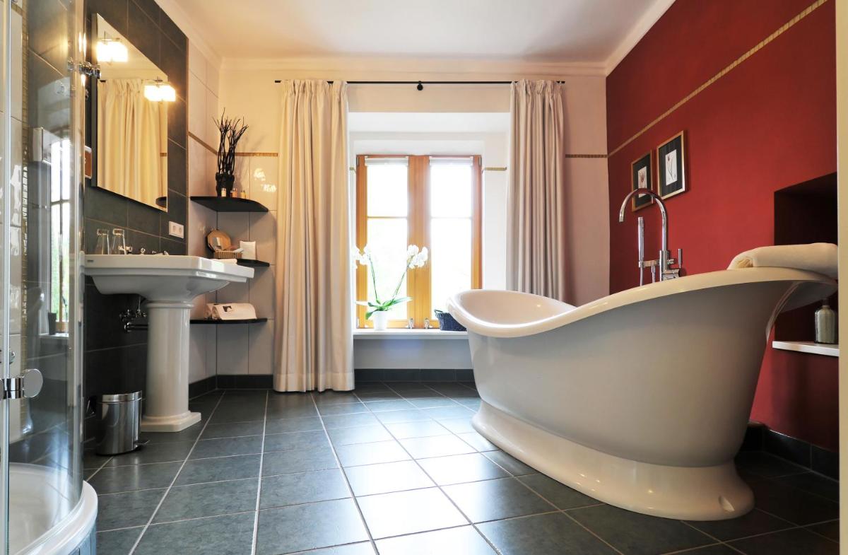 Hotel Herrnschloesschen - Housity