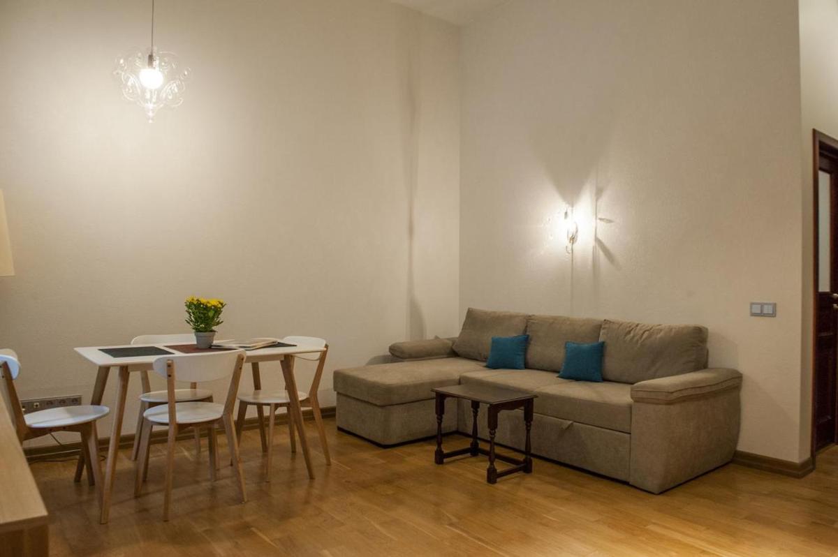 Suitetrails - Teatro Apartments