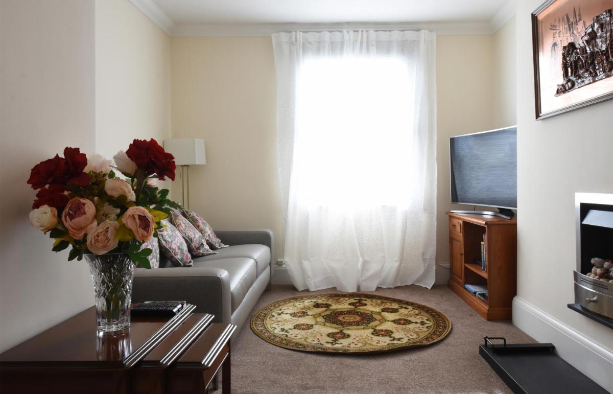 Dale Street Apartments Suite - Housity