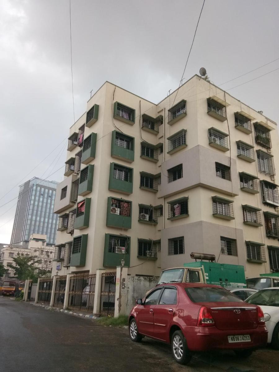 Contemporary 3BHK Apartment next to Acropolis Mall near Ruby - Housity