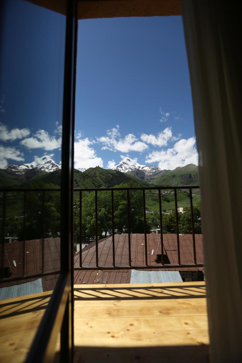Soncho Kazbegi - Housity