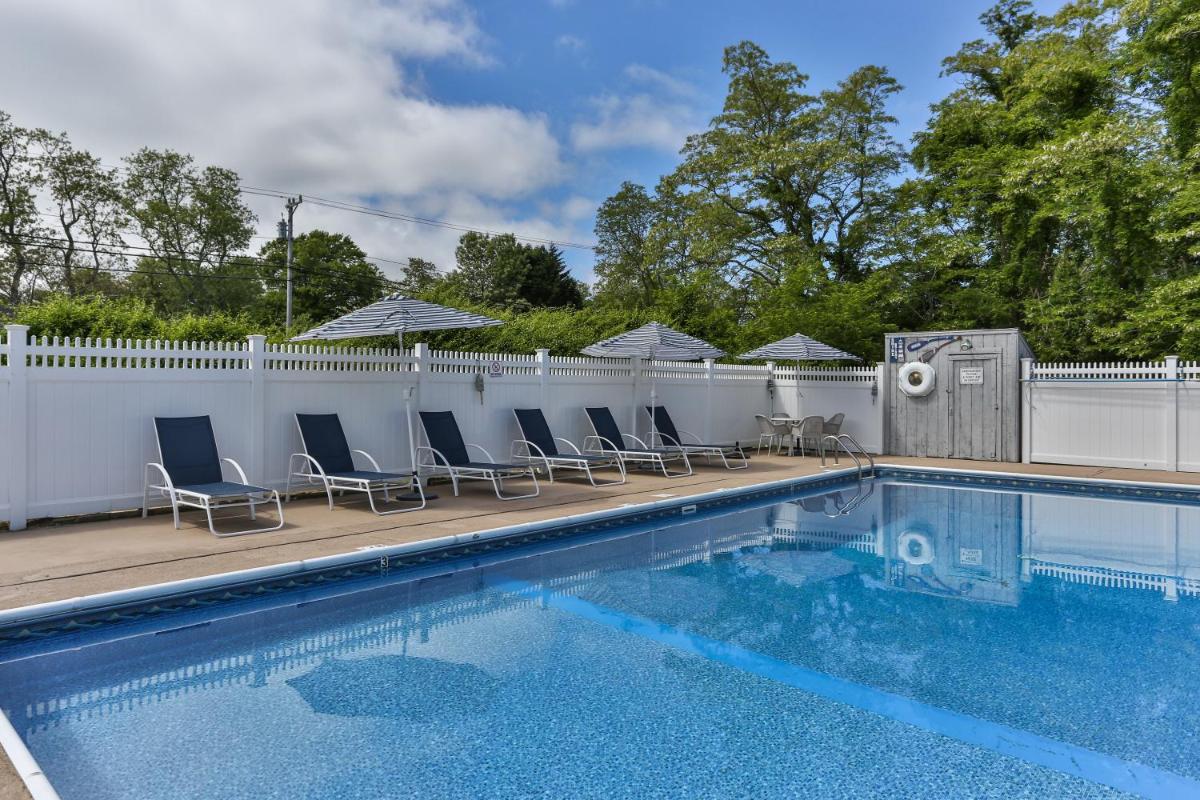 Eagle Wing Inn - Cape Cod - Housity