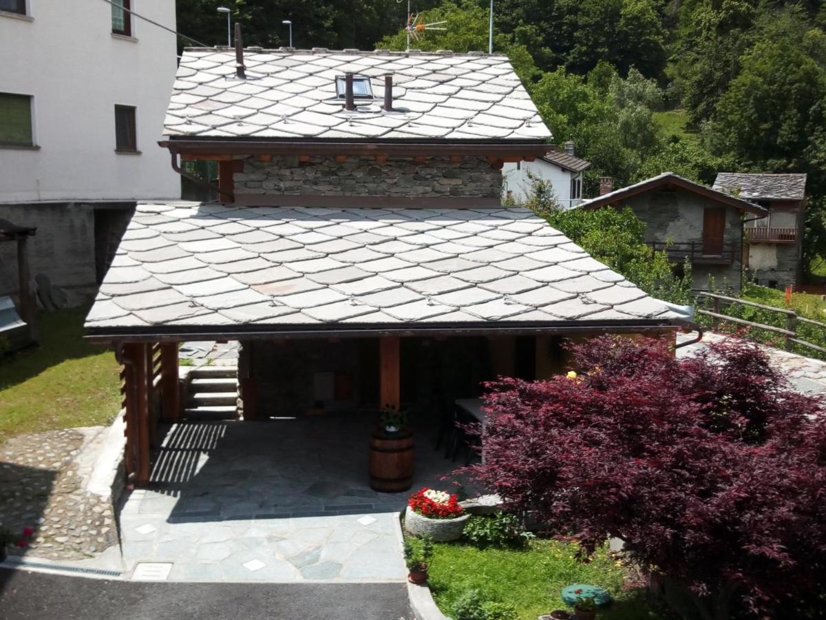 Acero Rosso - Housity