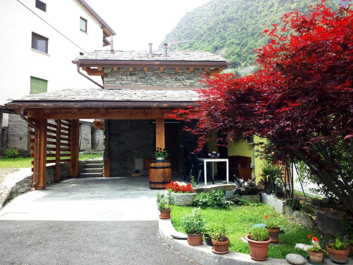 Acero Rosso - Housity