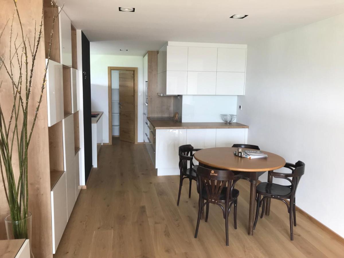 Greenbay Golf Apartments - Housity