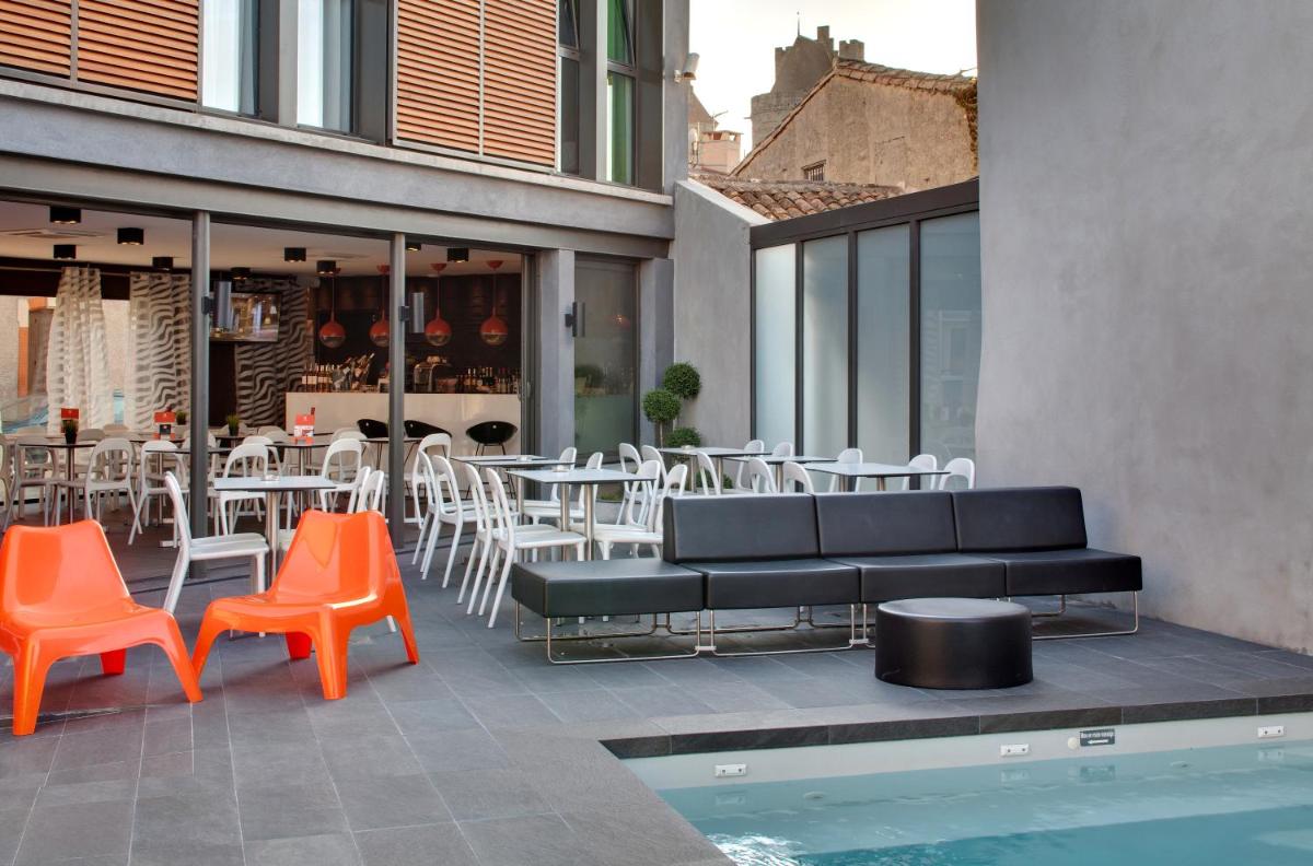 Piscine de l'établissement Hôtel De L'octroi ou située à proximité