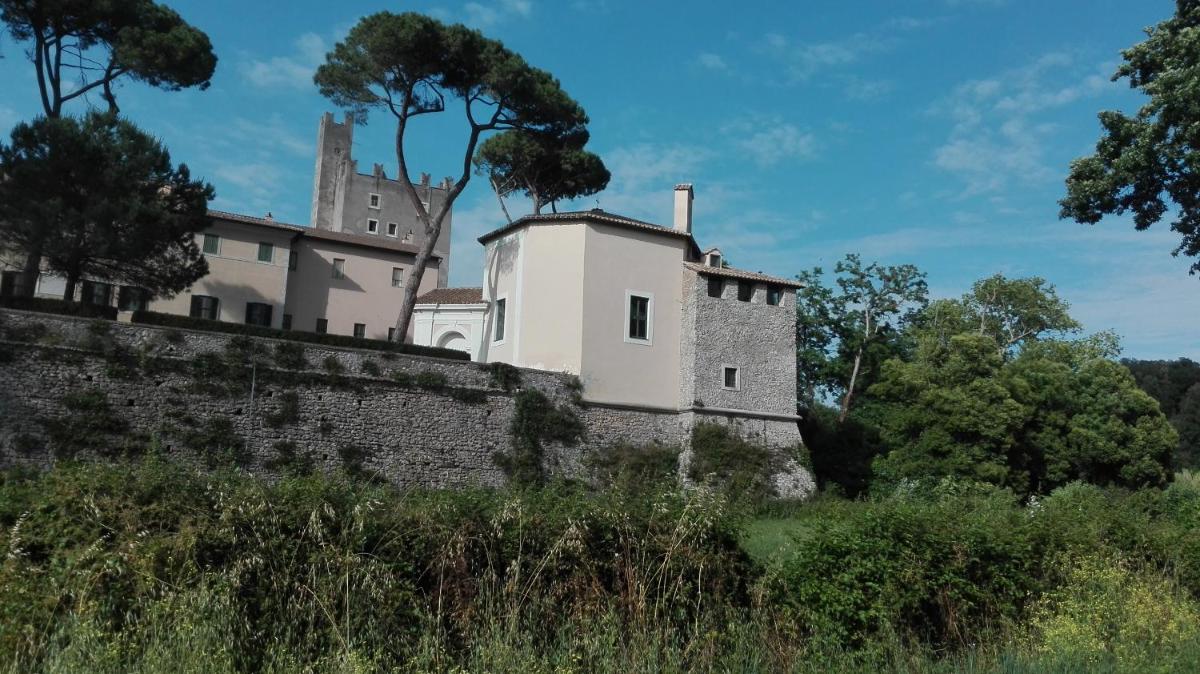 The lake, the sea, the history - Housity