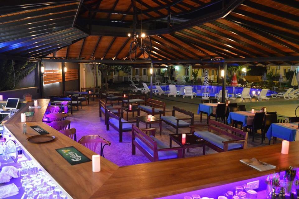Metin Hotel - Housity