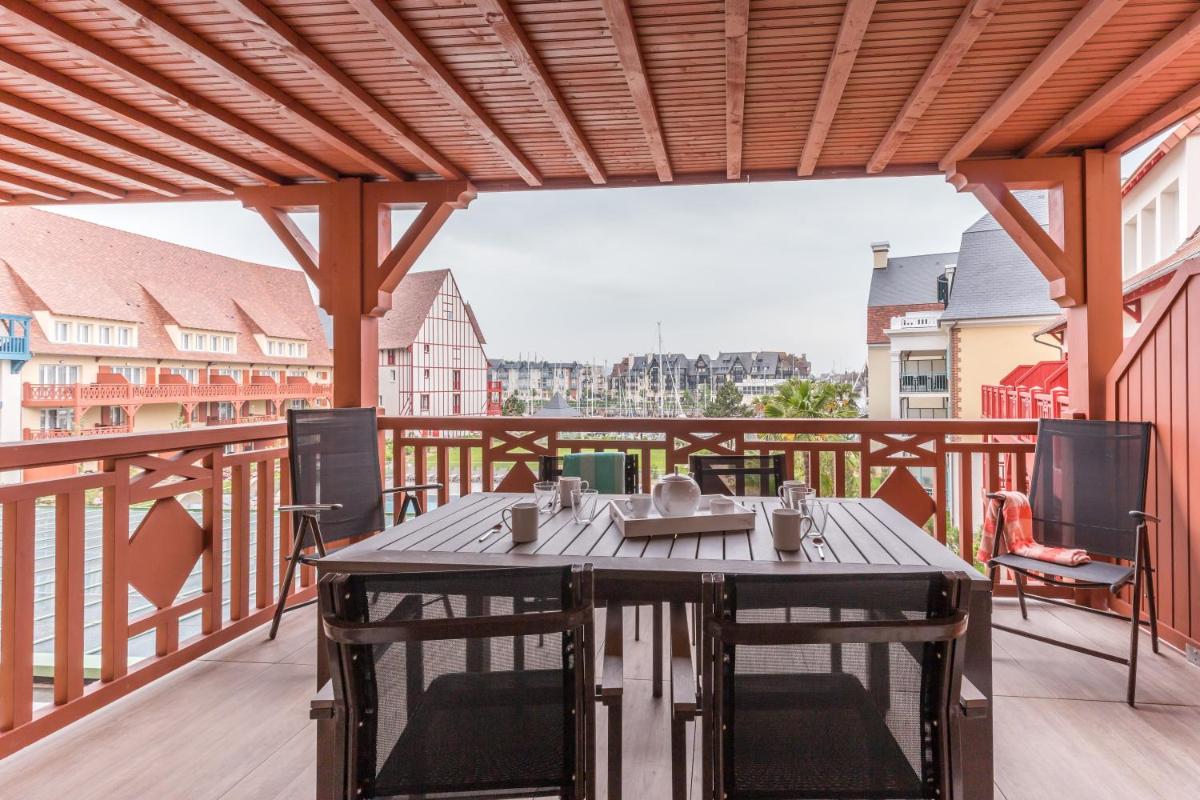 Balcon ou terrasse dans l'établissement Résidence Pierre & Vacances Premium Presqu'Ile de la Touques