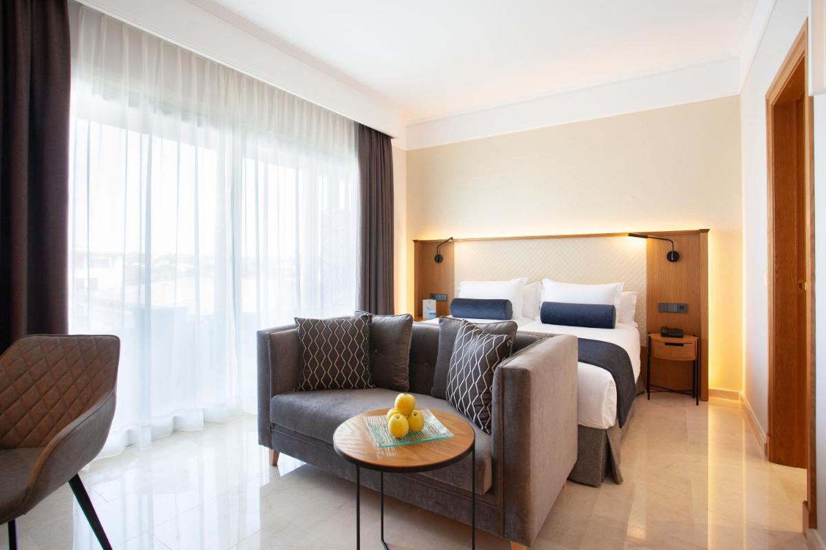 Cama o camas de una habitación en Grupotel Playa de Palma Suites & Spa