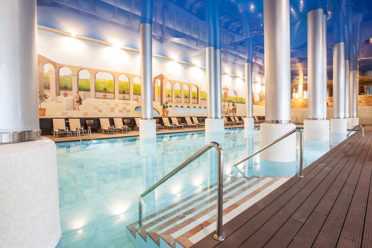 Piscina en o cerca de Grupotel Playa de Palma Suites & Spa