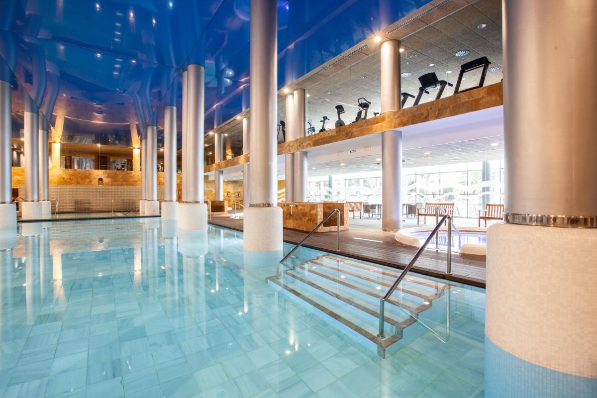 Piscina en o cerca de Grupotel Playa de Palma Suites & Spa