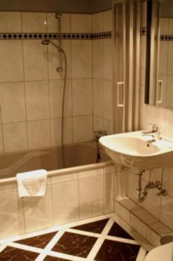 Hotel Garni Graf von Oberg - Housity