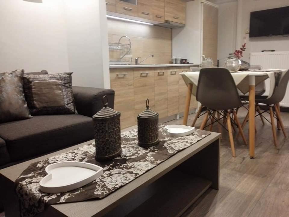 Koala Apartments- Irida, Elea Ierissos - Housity