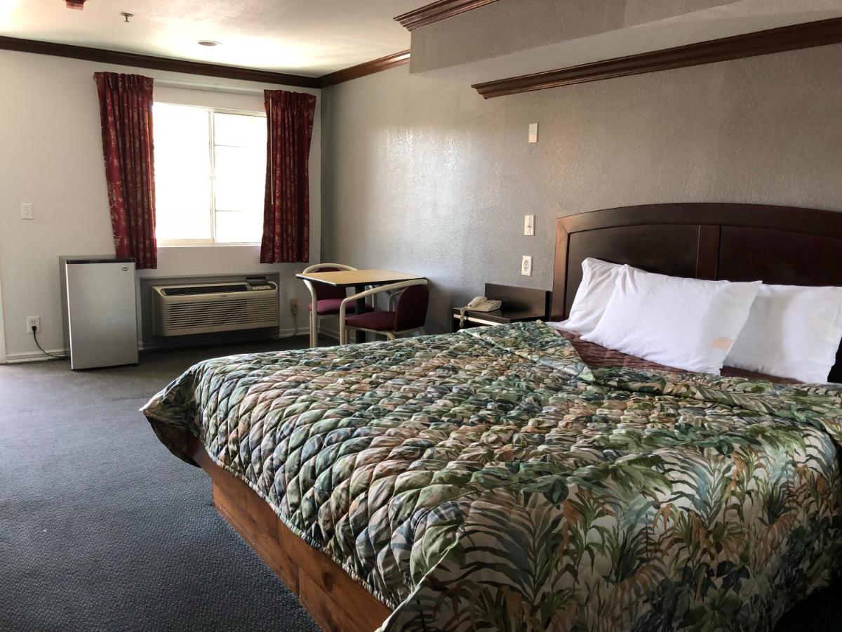 Starlight Inn, Valley Blvd - Downtown LA - Housity