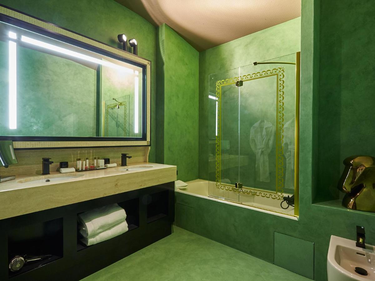 Salle de bains dans l'établissement Le Stelsia Resort