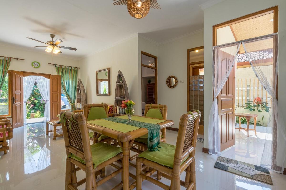 Dennis Holiday Bungalow - Housity