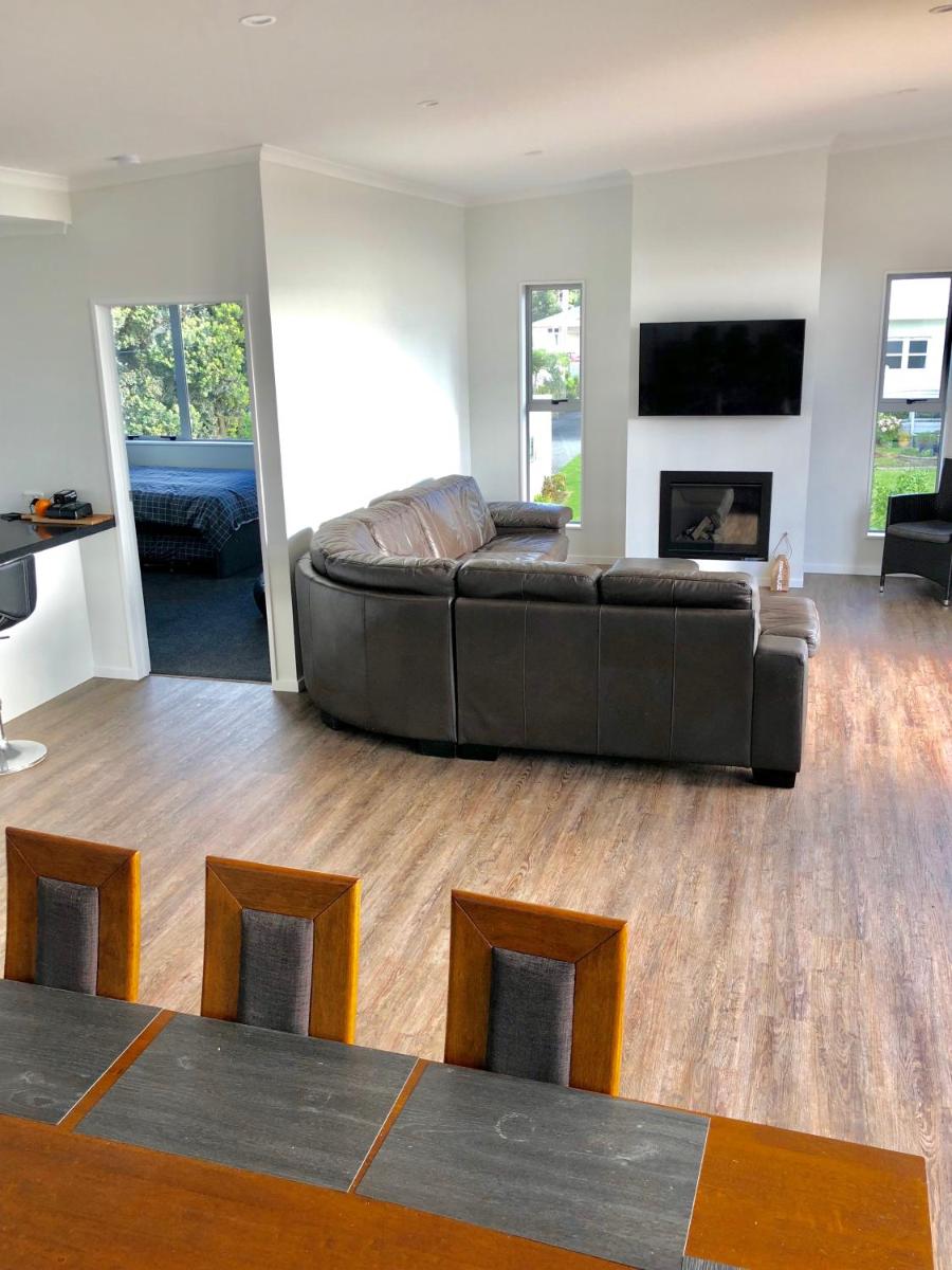 Otaki Beachfront Getaway - Housity