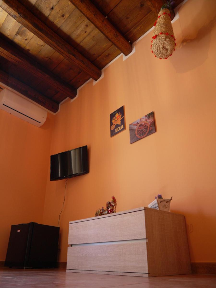 A Vanedda - Housity