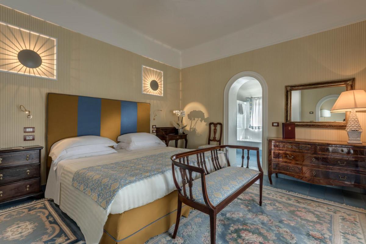Augustus Hotel & Resort - Housity