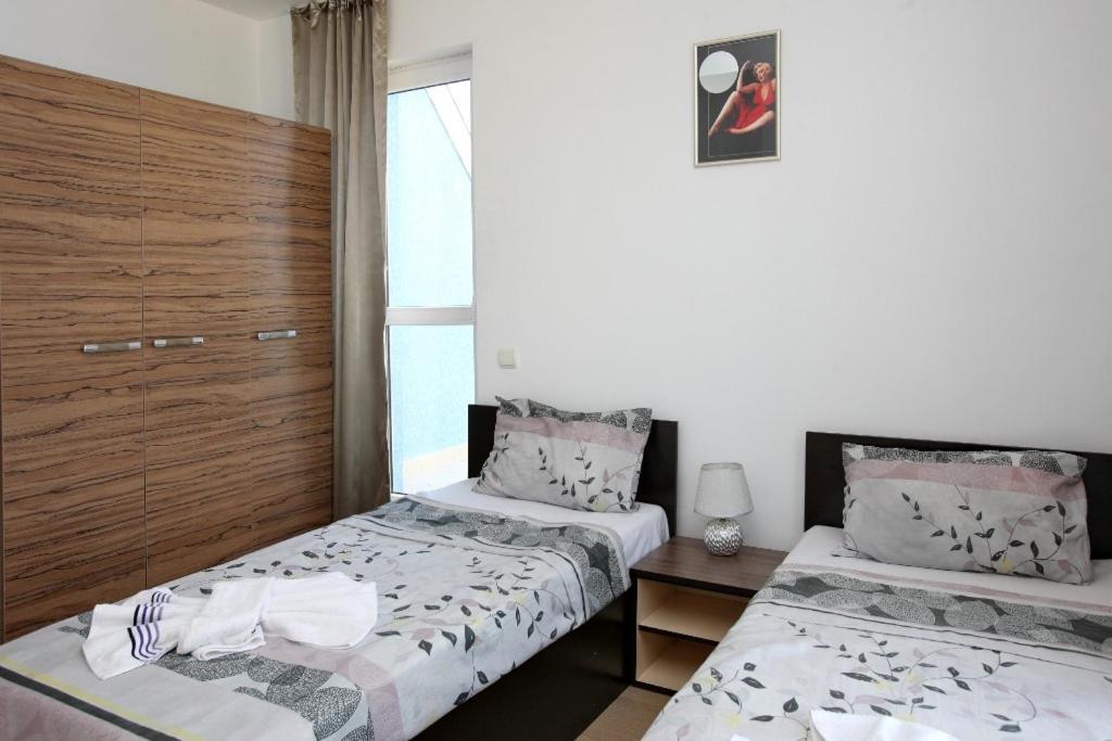Suitetrails - Sofia Apartments in Sunny Residence