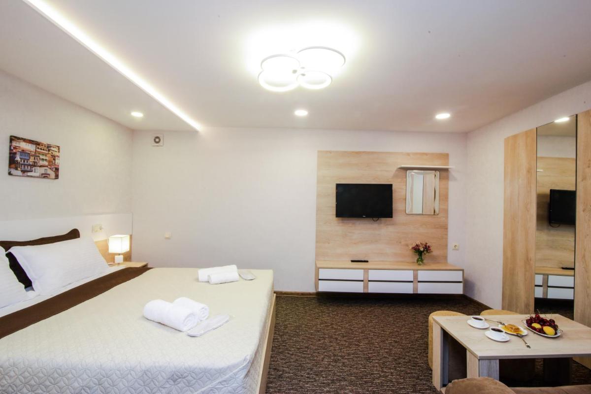 Opera Apartment Very Heart Of Tbilisi - Housity