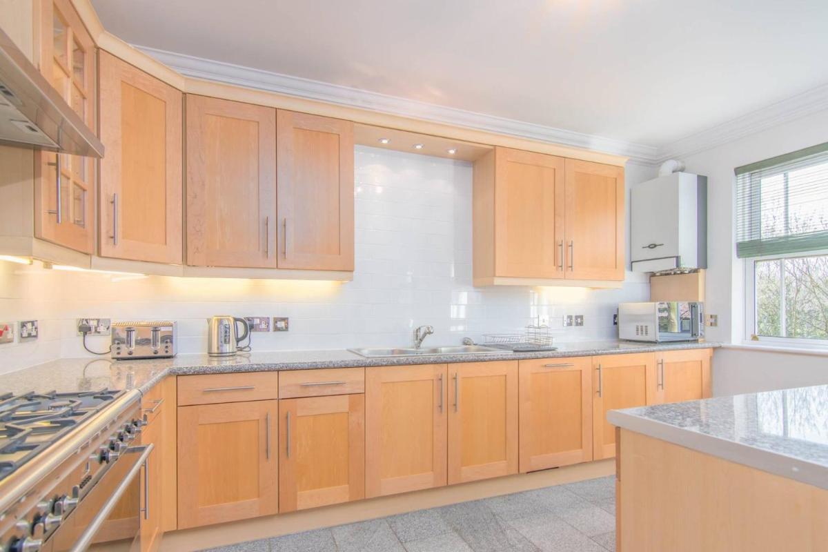 Jubilee Mansions 5* retreat - Housity