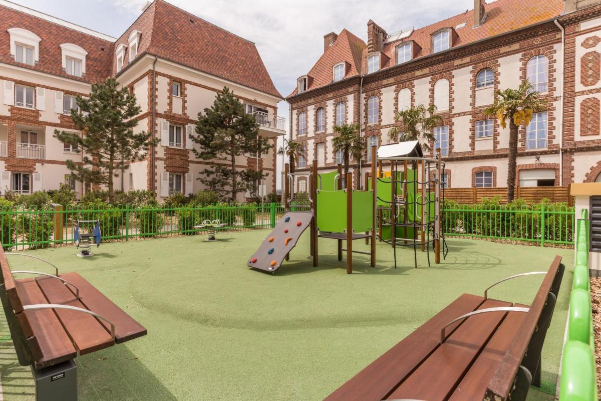 Aire de jeux pour enfants de l'établissement Résidence Pierre & Vacances Premium Presqu'Ile de la Touques