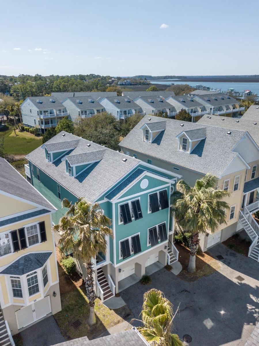 103 WATERS EDGE ~ 3Bed/3Bath Townhouse~ Pool~Fishing Dock - Housity