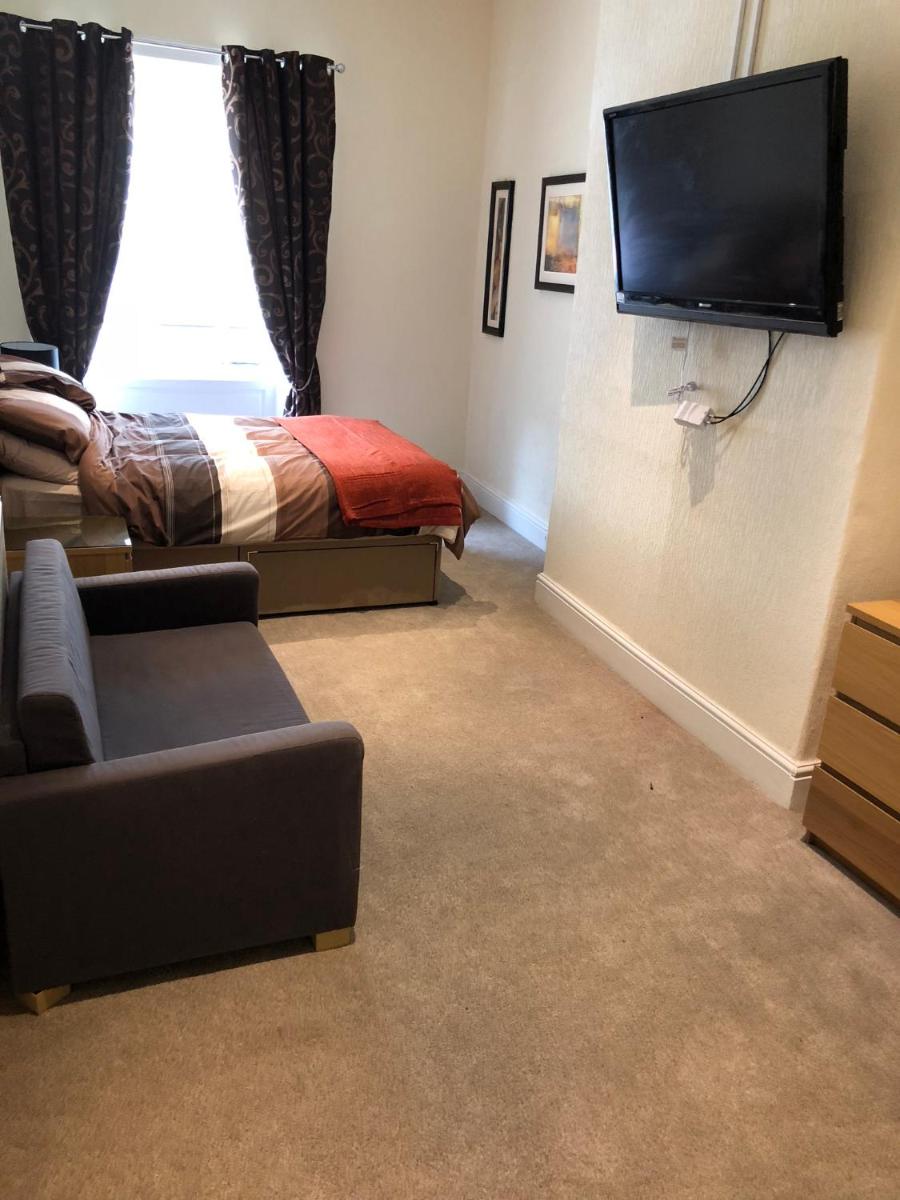 Wellington Tavern Accommodation - Housity