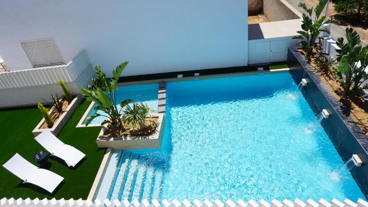 Apartamentos La Laguna I Luxury Apartments - Housity