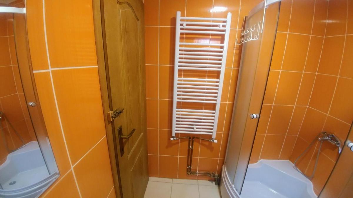 Hostel Srebrenica - Housity